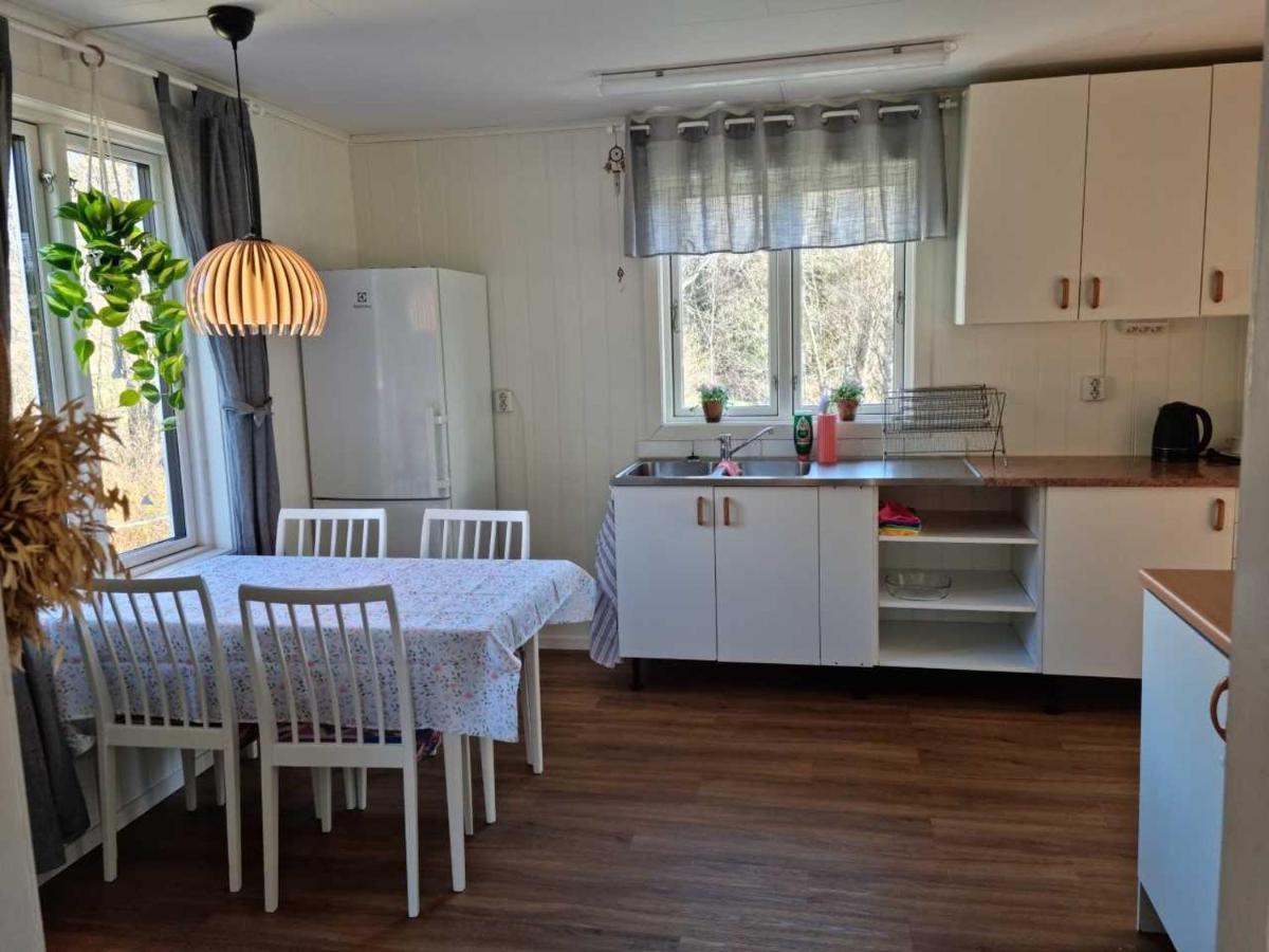 Charmigt Hus Pa Landet Naera Till Bad Stromstad Exterior photo